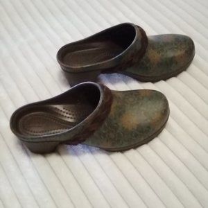 Crocs Clogs